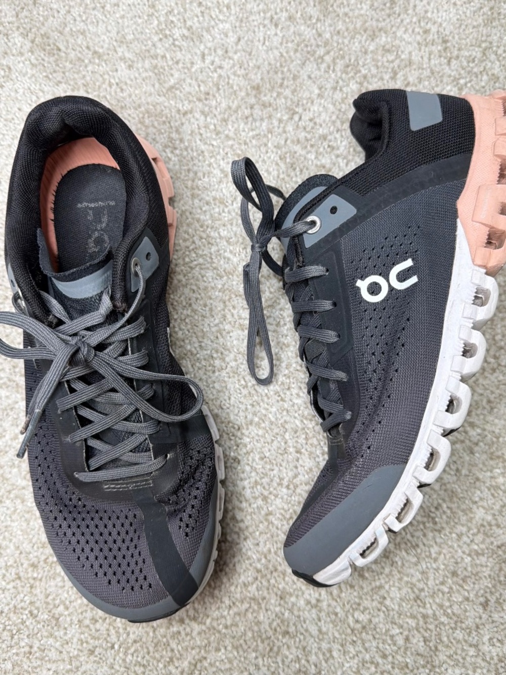 On Running Cloudflow Sneakers Shoes Gray Pink 7.5